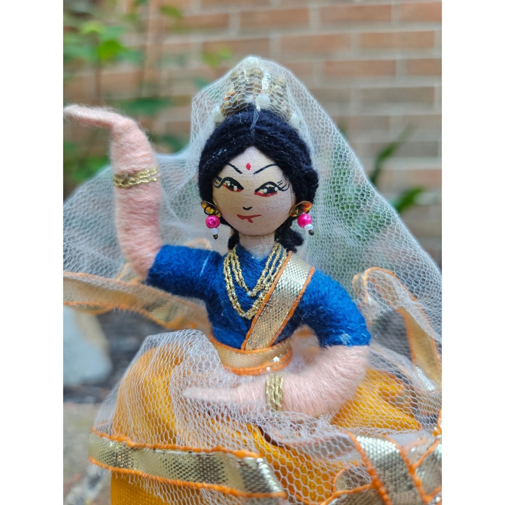 Vintage Handmade Indian Folk Art Manupuri Dancer Doll 6" - Picture 3 of 13